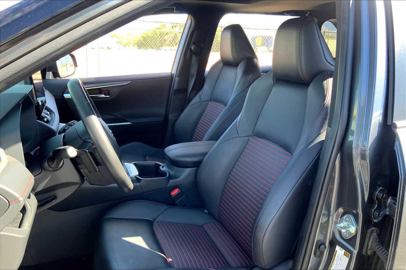 2023 Toyota RAV4 Prime XSE photo 8