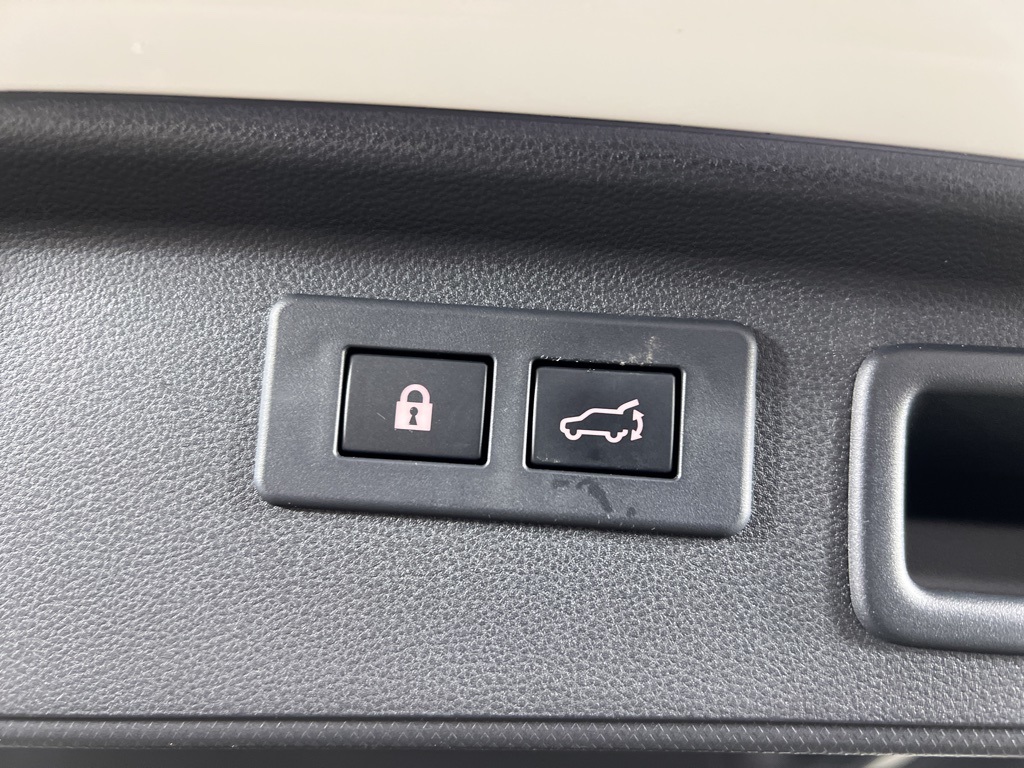 2023 Subaru Forester Limited photo 2