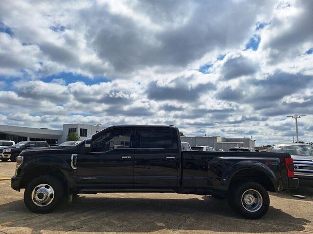 2021 Ford F-350 Platinum photo 2
