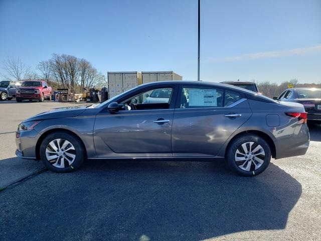 2025 Nissan Altima S photo 4