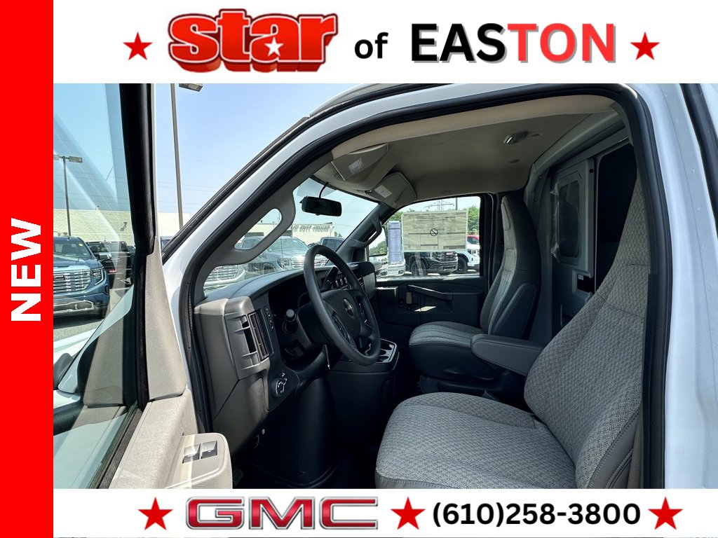 2025 Gmc Savana Cutaway 3500 photo 8