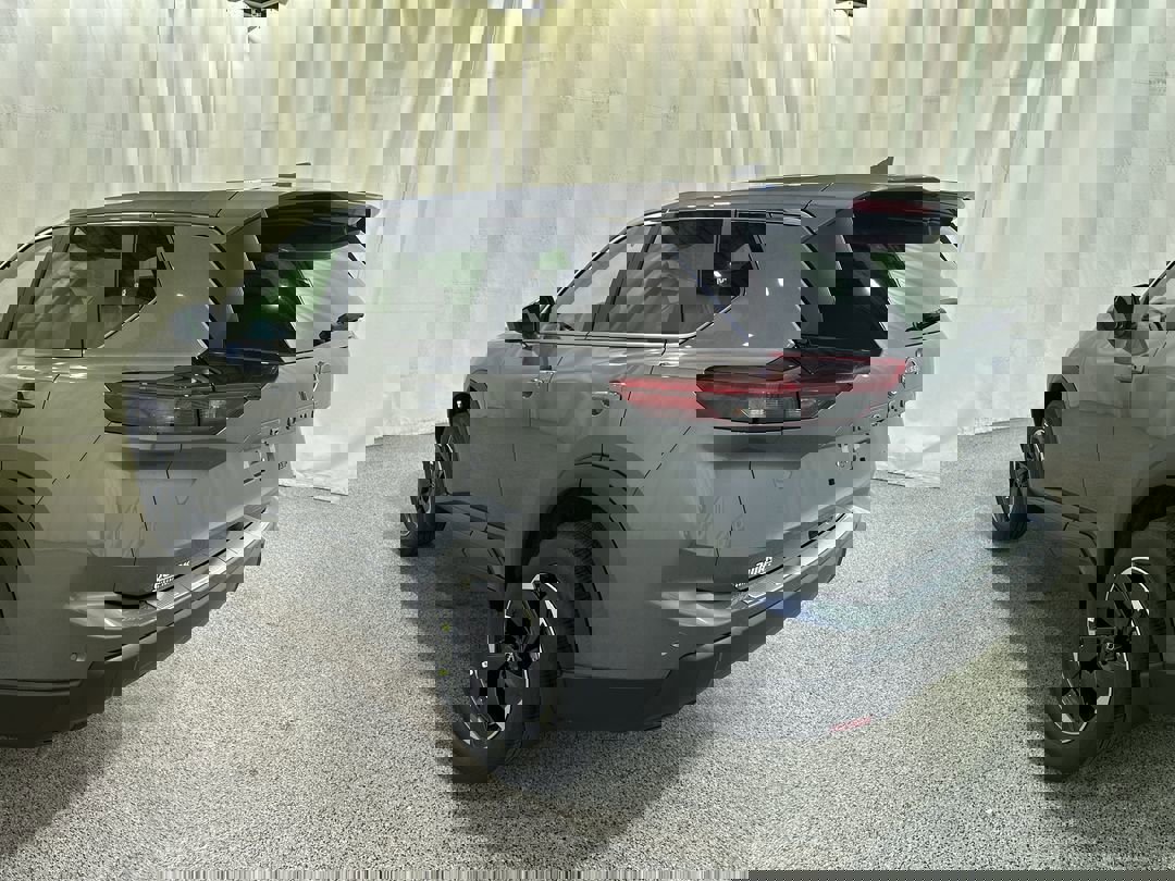 2026 Nissan Rogue SV photo 3