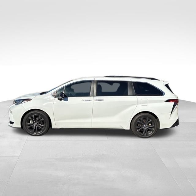2023 Toyota Sienna XSE photo 4