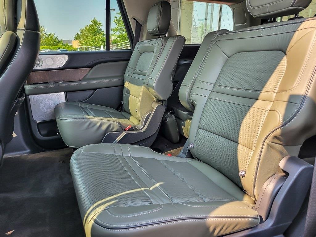 2022 Lincoln Navigator Black Label photo 10