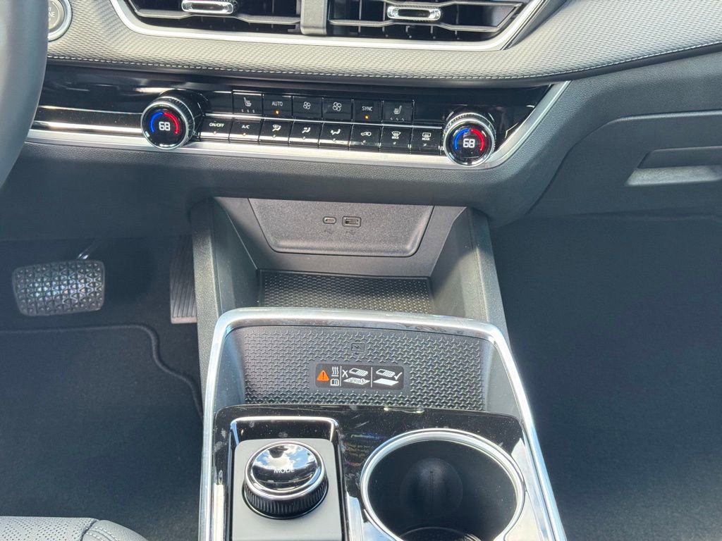 2026 Chevrolet Equinox LT photo 18
