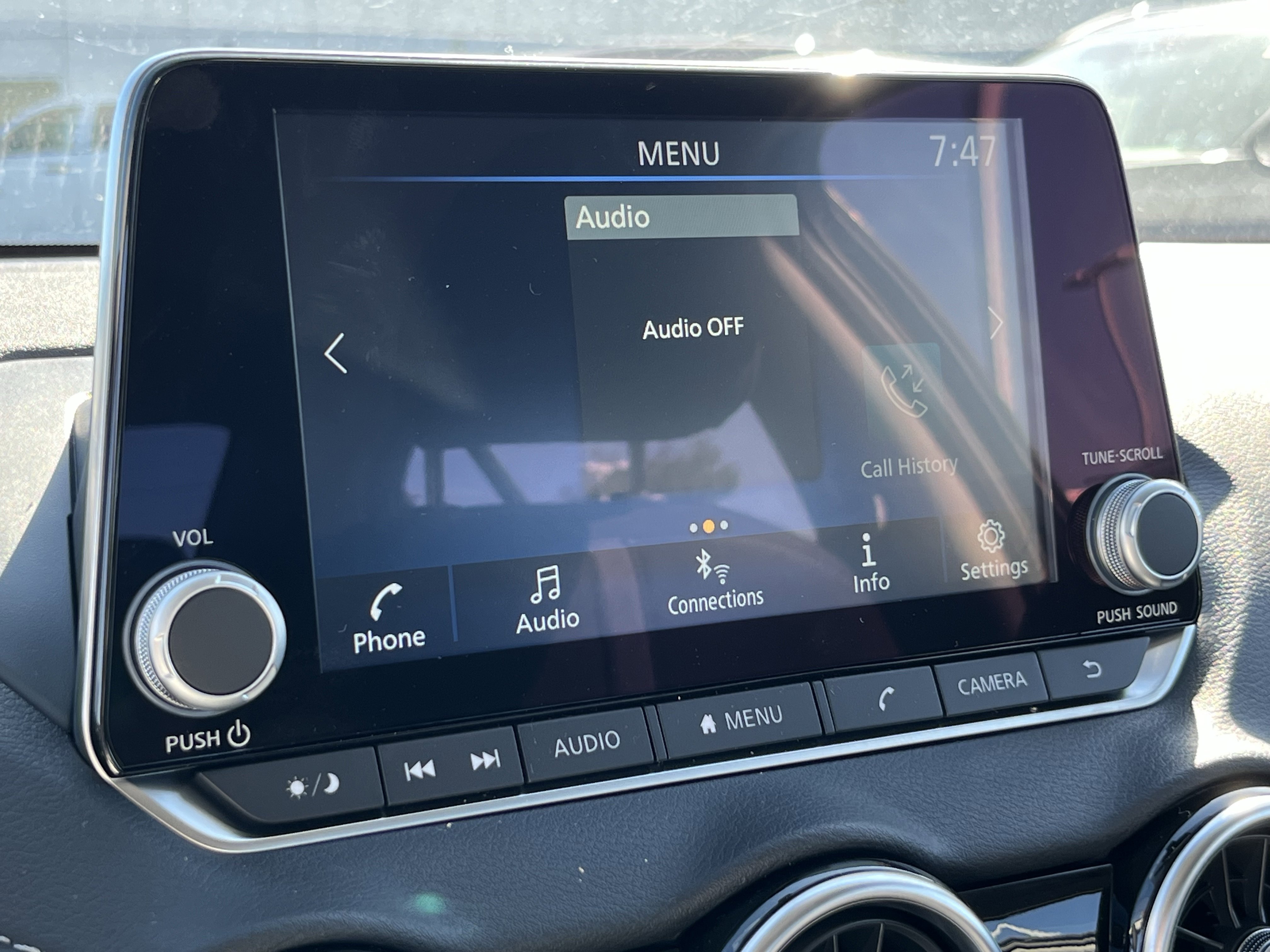 2025 Nissan Sentra SV photo 4