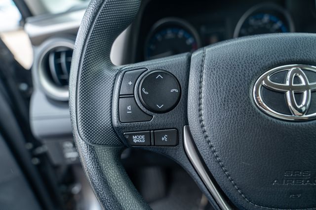 2017 Toyota RAV4 LE photo 21