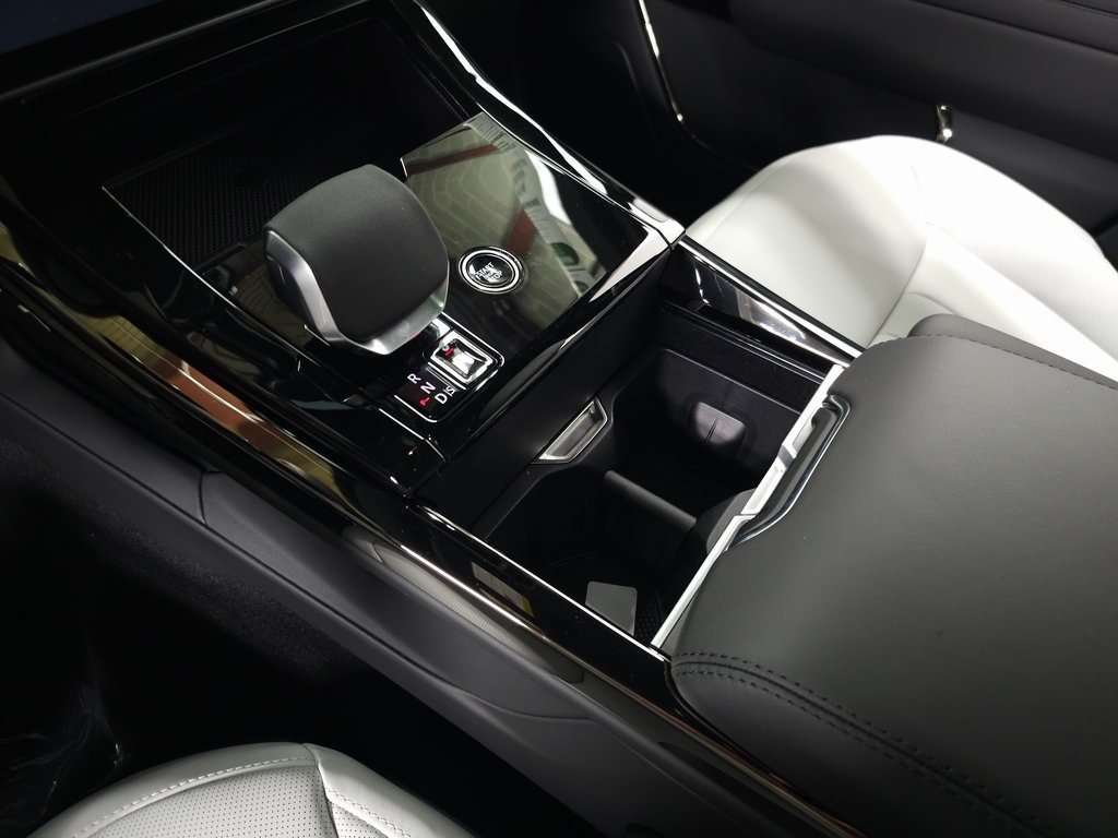 2025 Land Rover Range Rover Sport SE photo 26