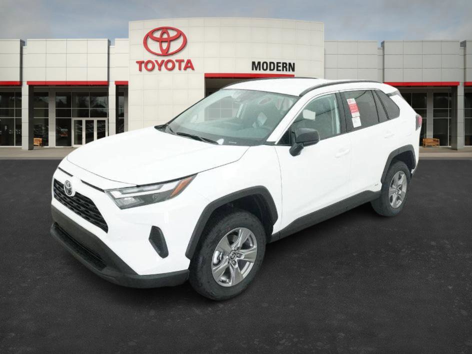 2025 Toyota RAV4 LE's photo