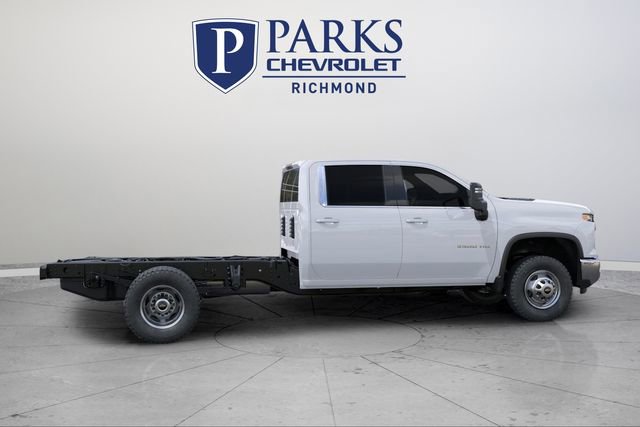 2025 Chevrolet Silverado 3500HD Work Truck photo 4