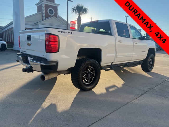 2019 Chevrolet Silverado 2500HD LT photo 3