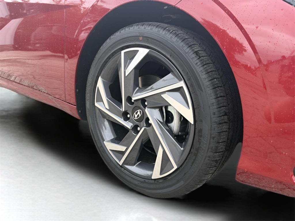 2025 Hyundai Elantra Limited photo 6