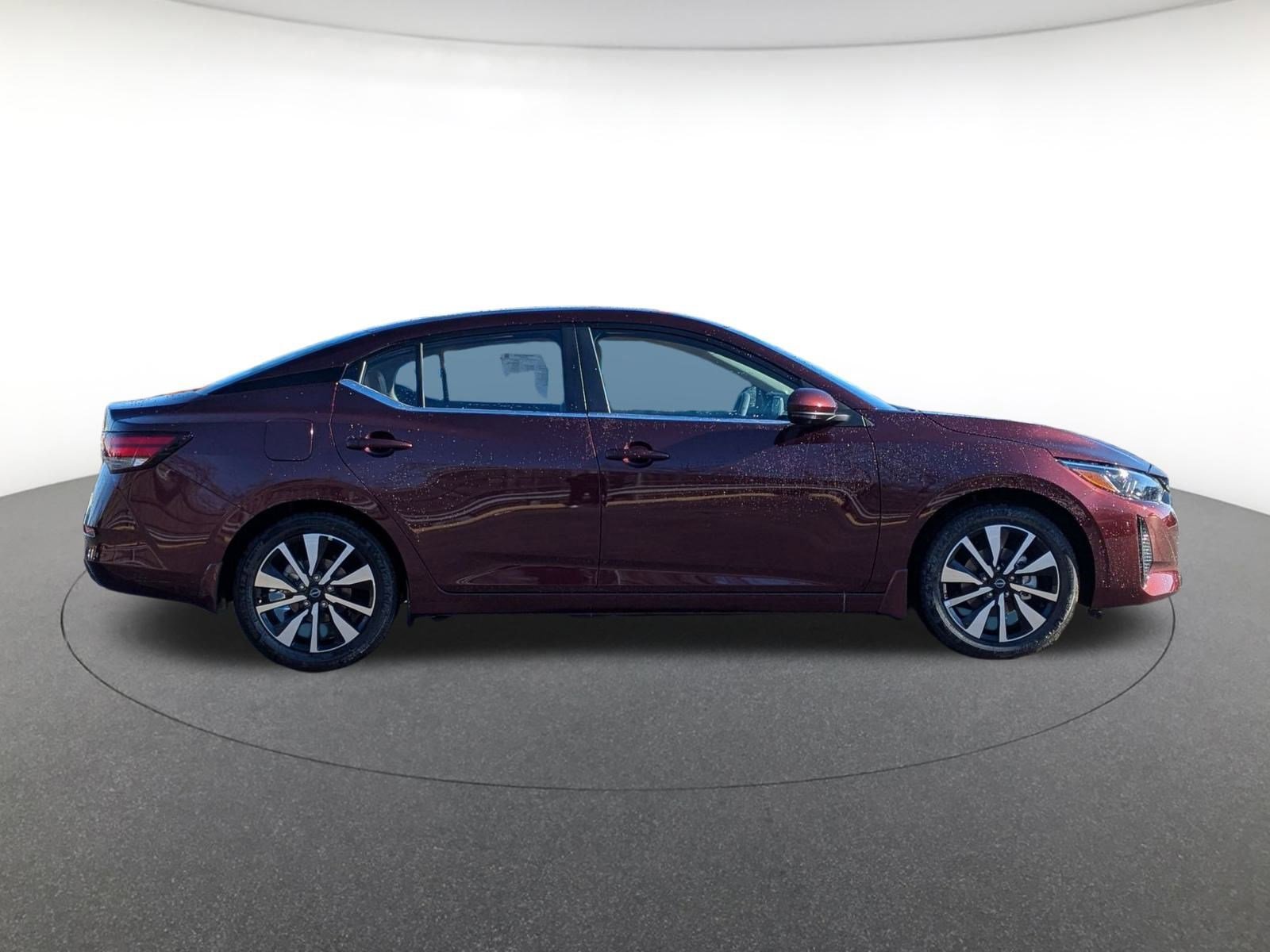 2025 Nissan Sentra SV photo 4