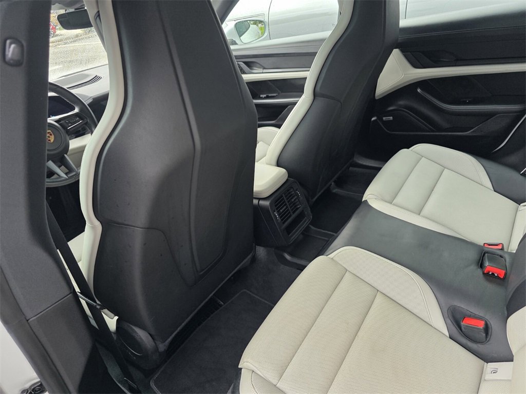 2021 Porsche Taycan Base photo 14