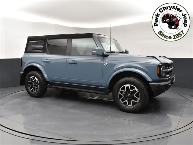 2022 Ford Bronco 4-Door Outer Banks's photo