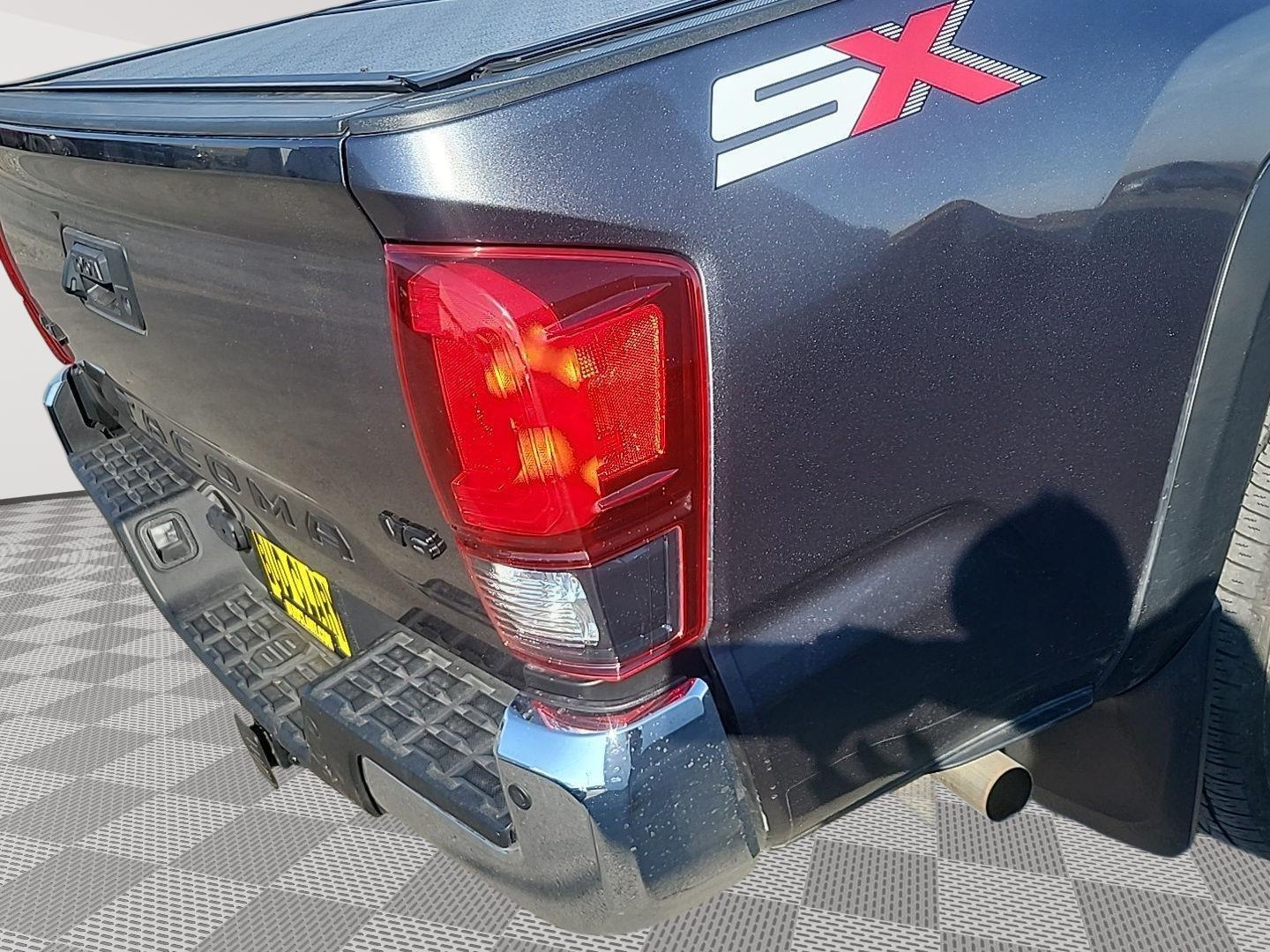 2023 Toyota Tacoma SR5 V6 photo 17
