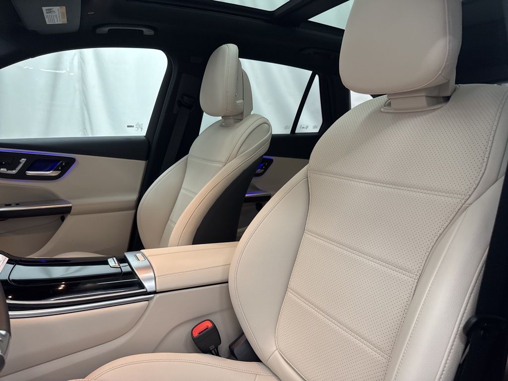 2026 Mercedes Benz GLC 300 photo 10
