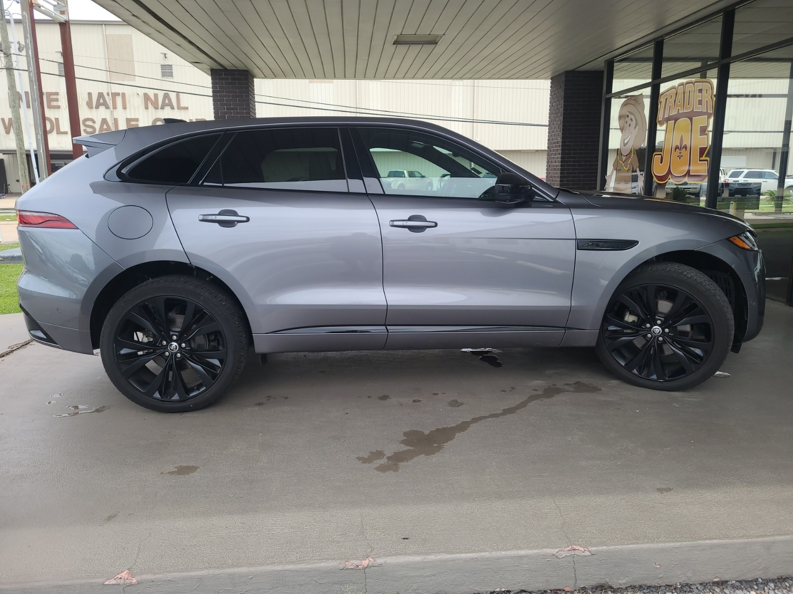 2025 Jaguar F-PACE P250 R-Dynamic S photo 9