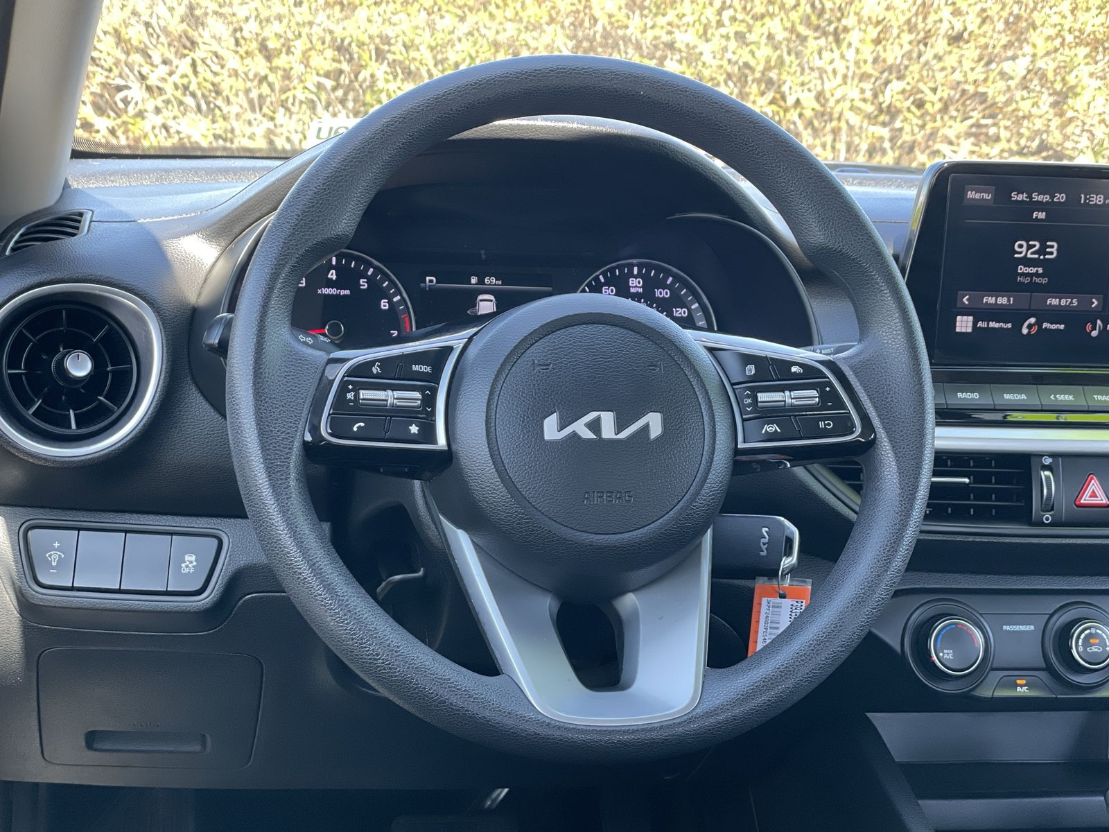 2023 Kia Forte LXS photo 2
