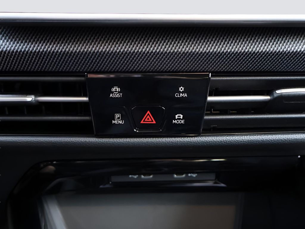 2025 Volkswagen Golf GTI SE photo 24