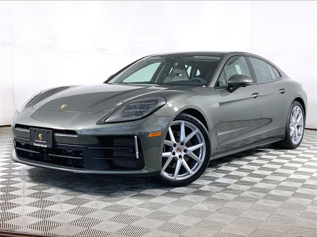 2026 Porsche Panamera Base