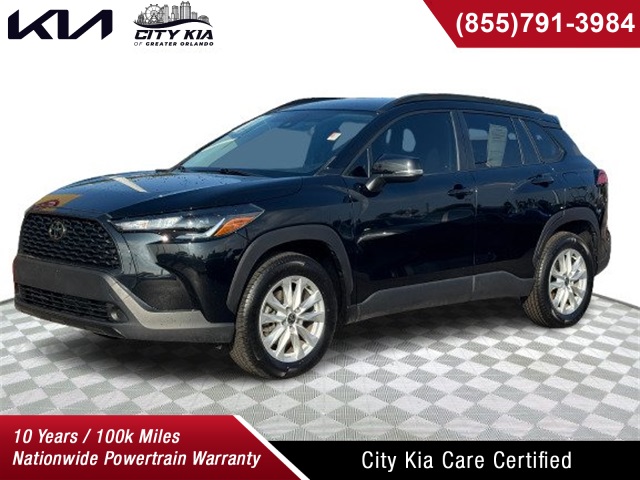 2022 Toyota Corolla Cross LE's photo