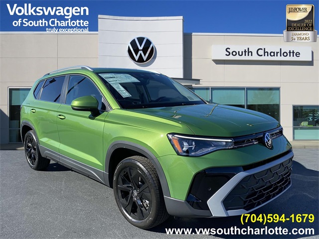 2025 Volkswagen Taos SE's photo