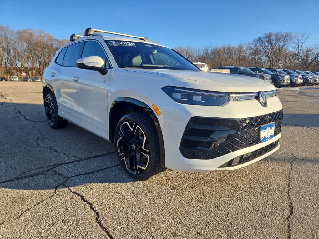 2026 Volkswagen Tiguan SEL R-Line Turbo's photo