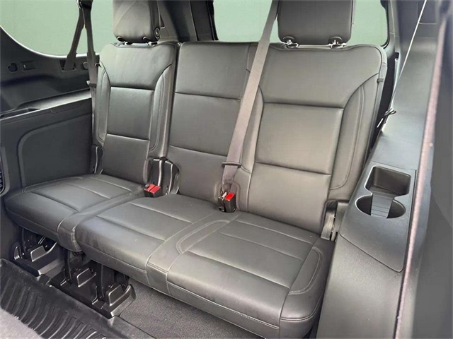 2022 Chevrolet Suburban LT photo 15