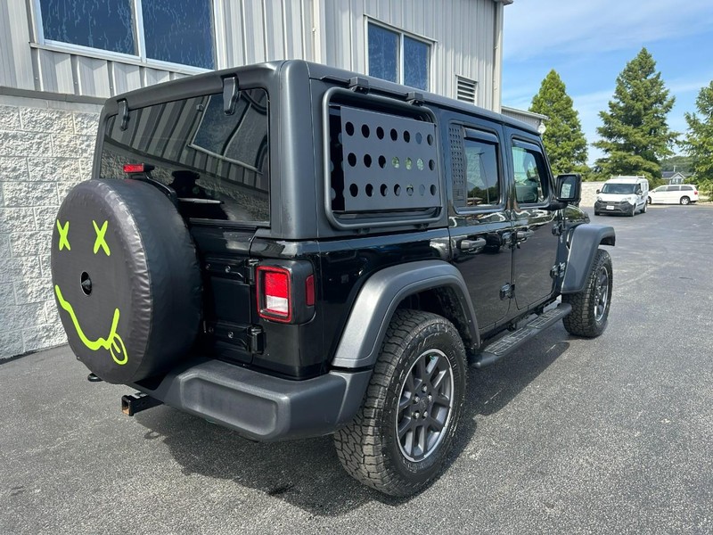 2019 Jeep Wrangler Sport S photo 3