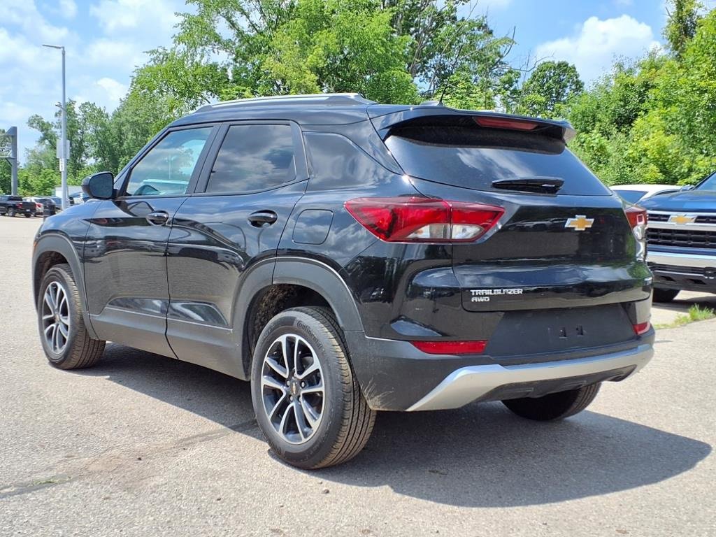 2025 Chevrolet Trailblazer LT photo 3