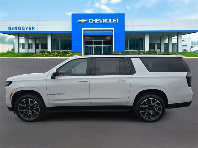 2025 Chevrolet Suburban RST photo 7