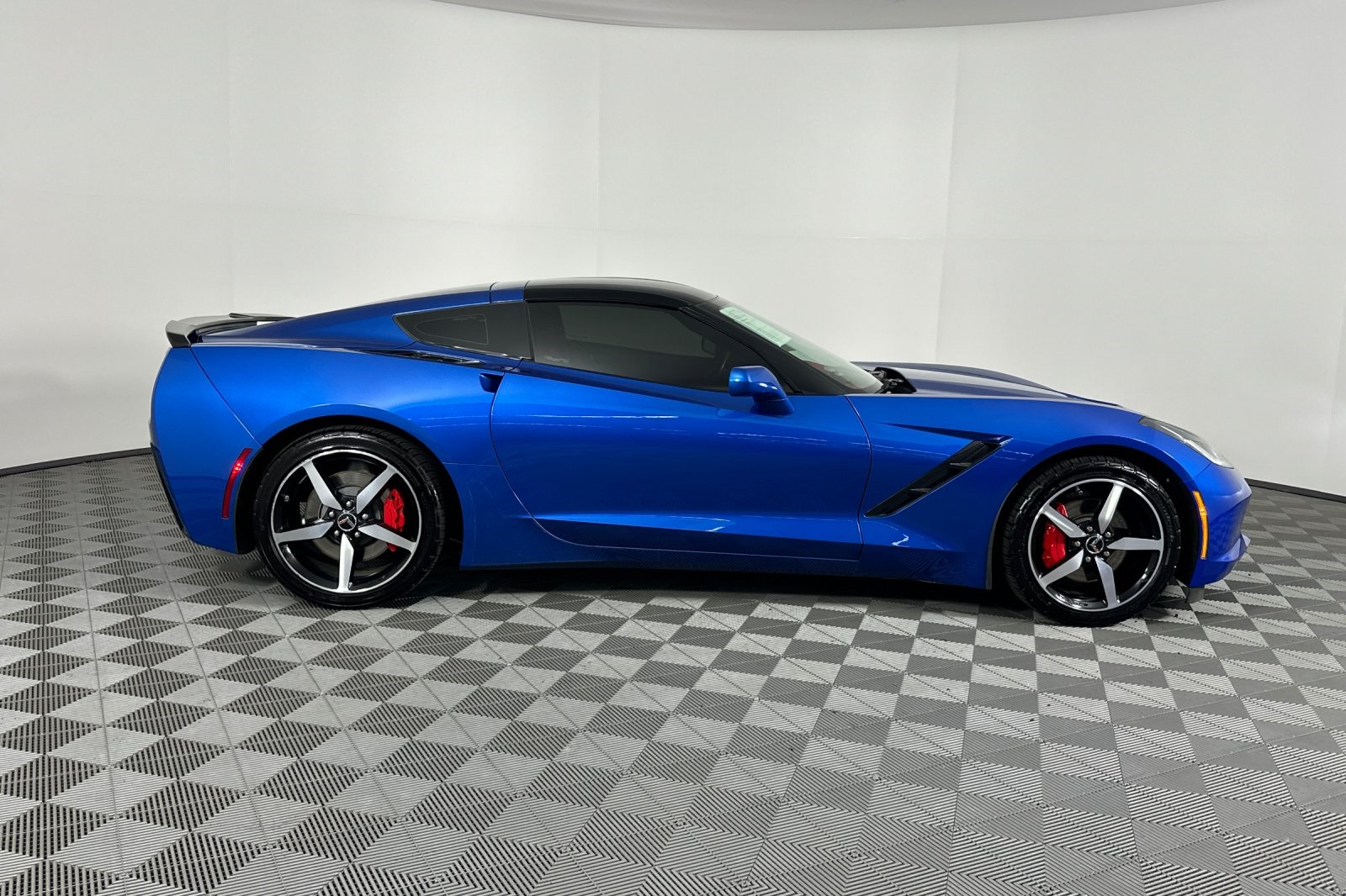 2015 Chevrolet Corvette Stingray 2LT photo 3