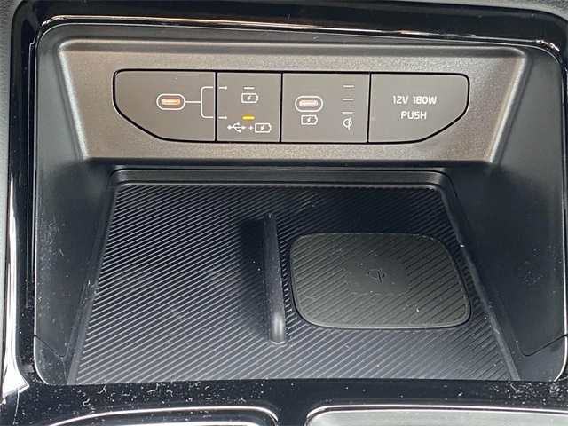 2025 Kia K5 GT-Line photo 19