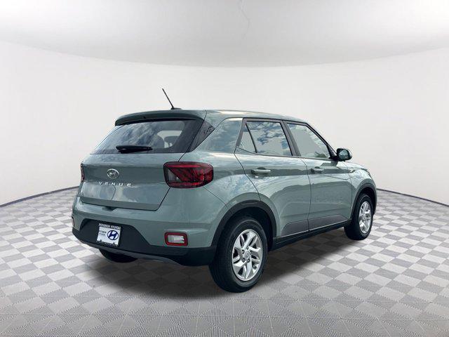 2026 Hyundai Venue SE photo 4