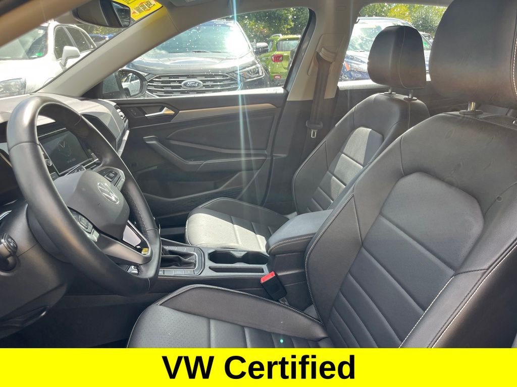 2024 Volkswagen Jetta 1.5T SE photo 3
