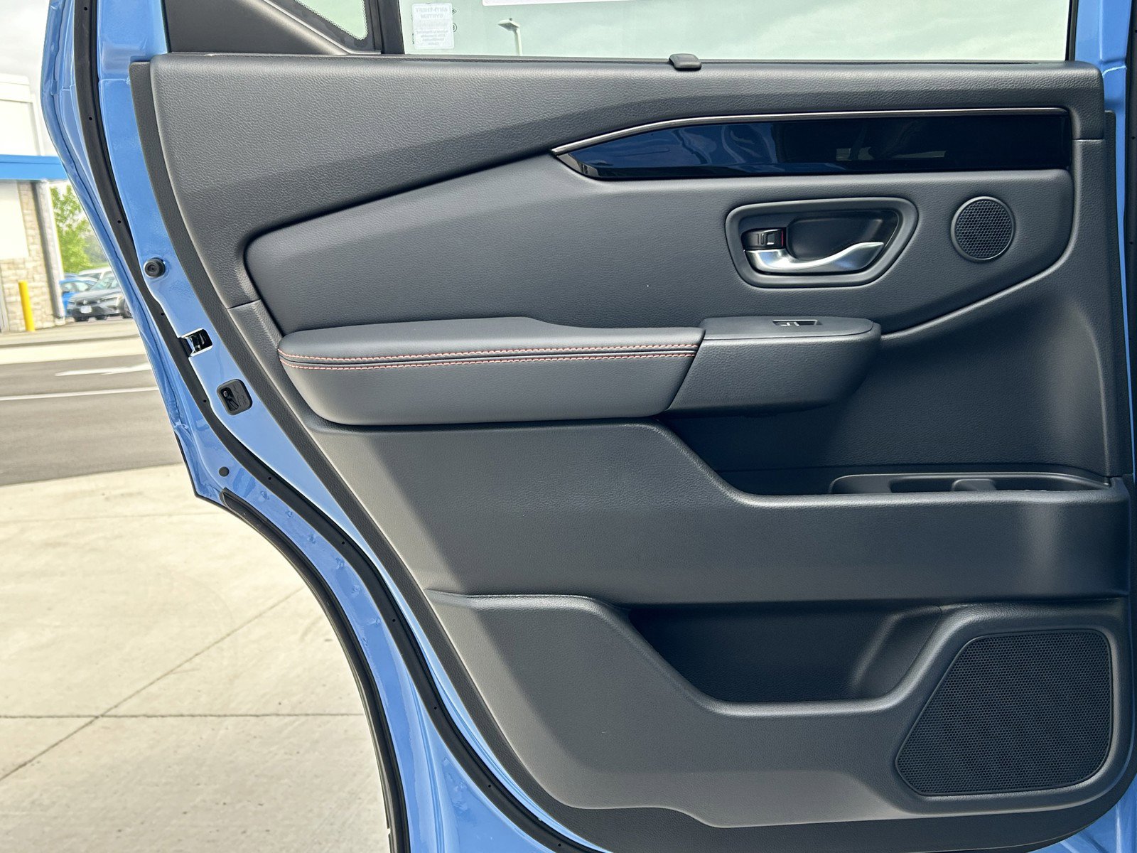2025 Honda Pilot TrailSport photo 11