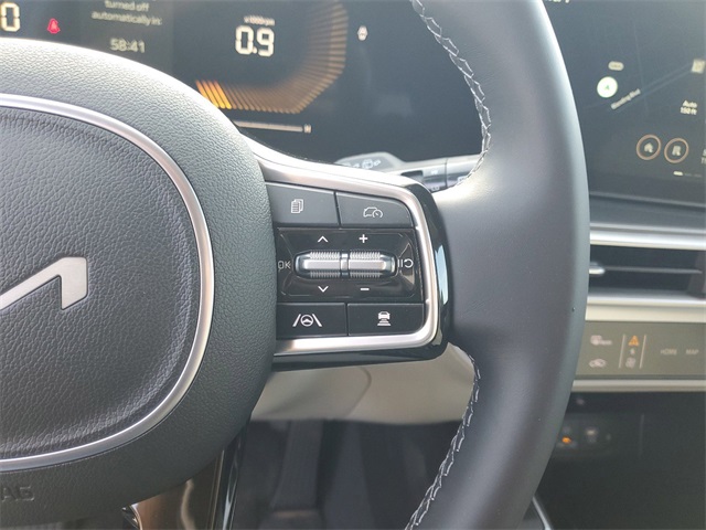 2025 Kia Sorento S photo 13