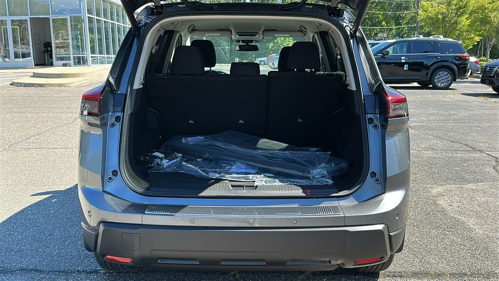 2026 Nissan Rogue SV photo 25