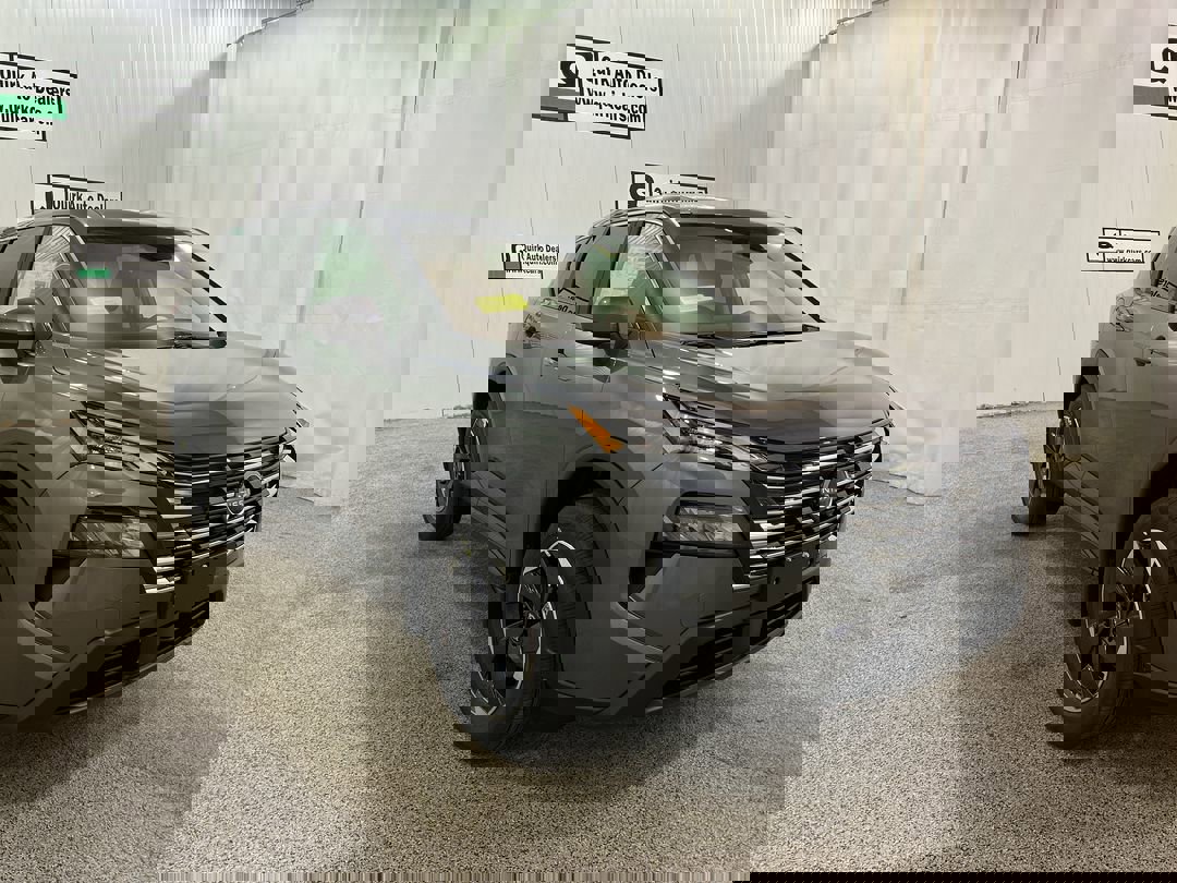 2026 Nissan Rogue SV's photo