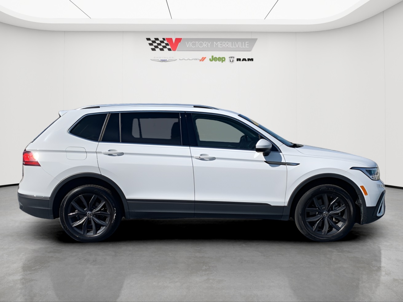 2024 Volkswagen Tiguan SE Wolfsburg Edition photo 7