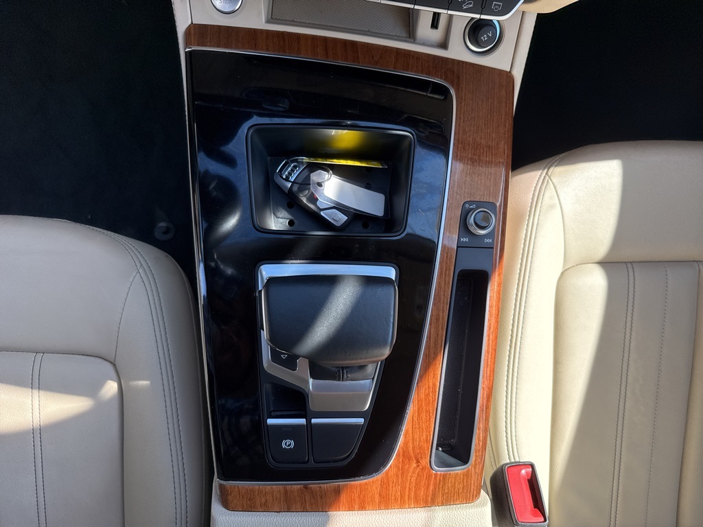2023 Audi Q5 45 S line Premium photo 42