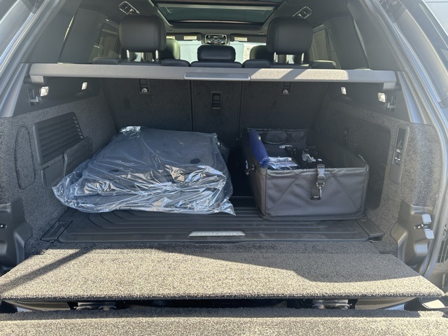 2025 Land Rover Range Rover SE photo 42