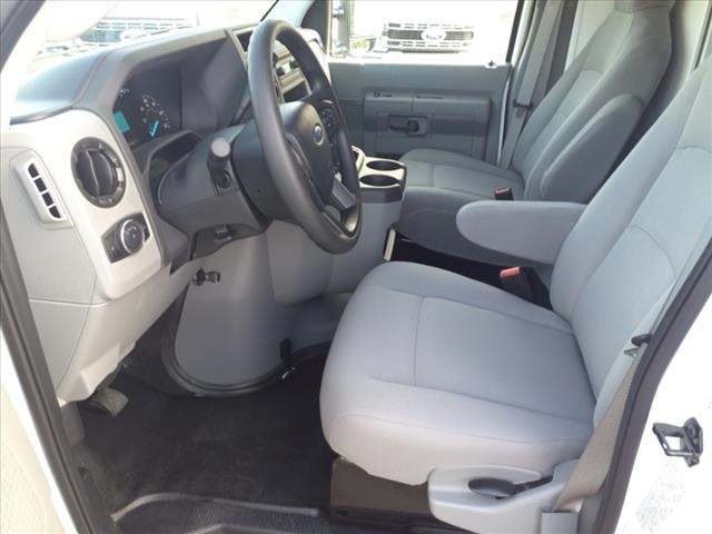 2025 Ford E-350 photo 4