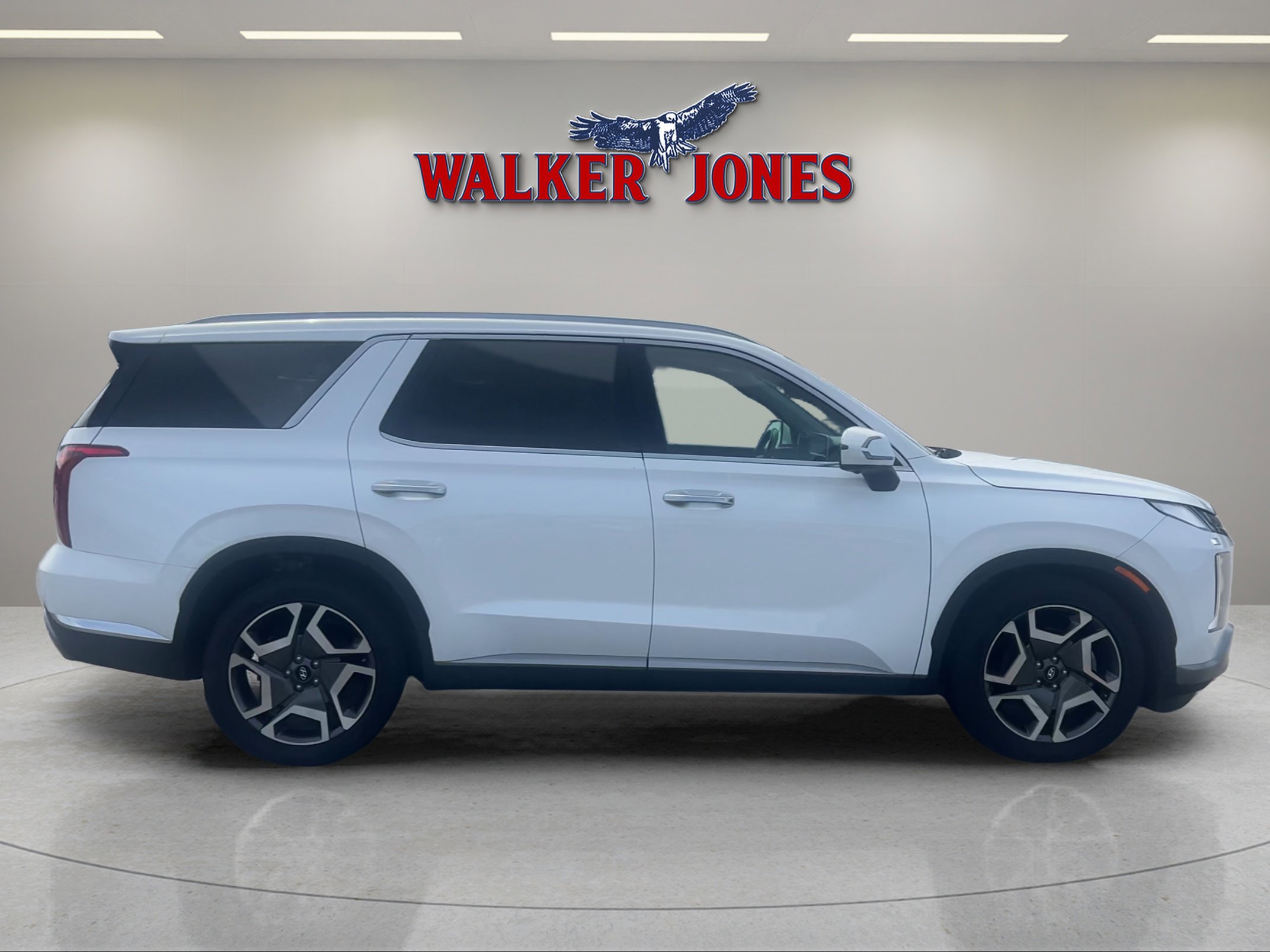 2024 Hyundai Palisade Limited photo 2