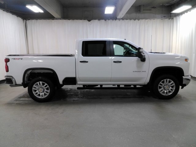 2024 Chevrolet Silverado 3500HD photo 2