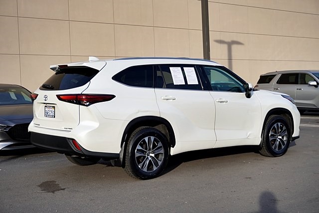 Used 2021 White Toyota XLE image 6