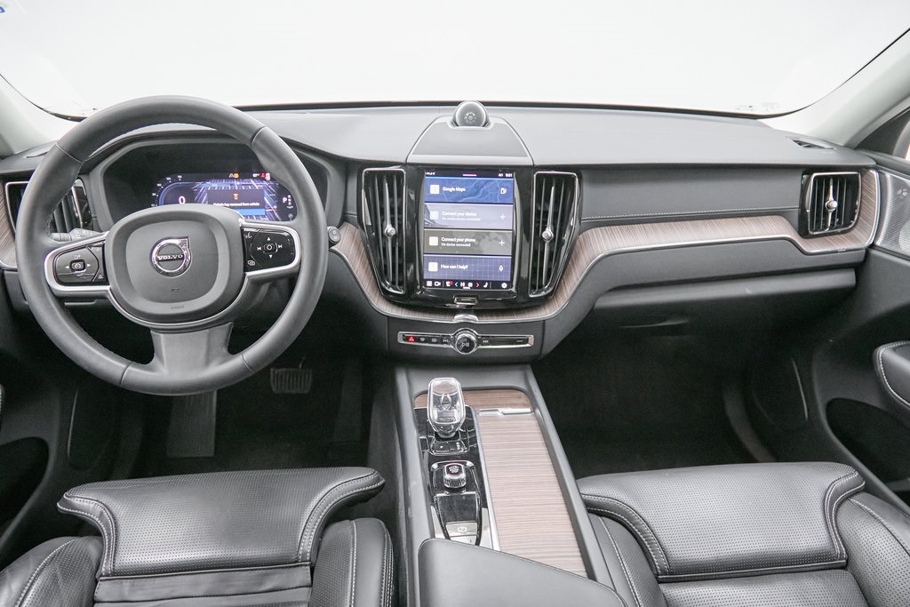 2023 VOLVO XC60 - Image 25