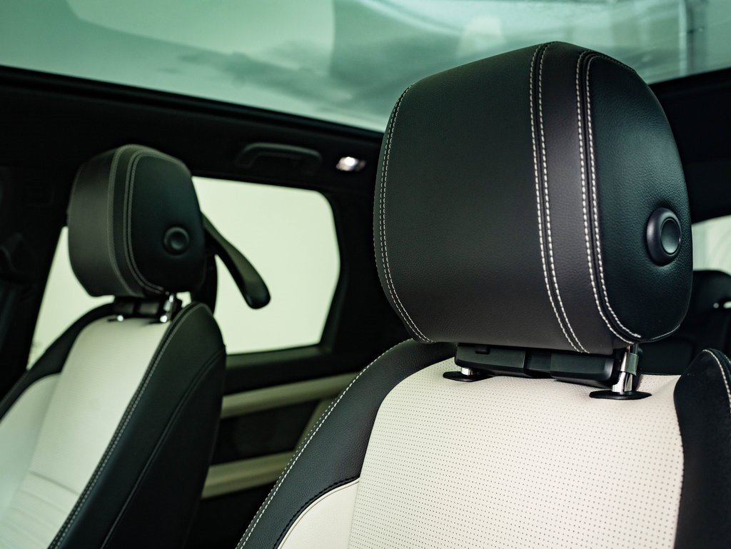 2023 Land Rover Discovery Sport S R-Dynamic photo 20