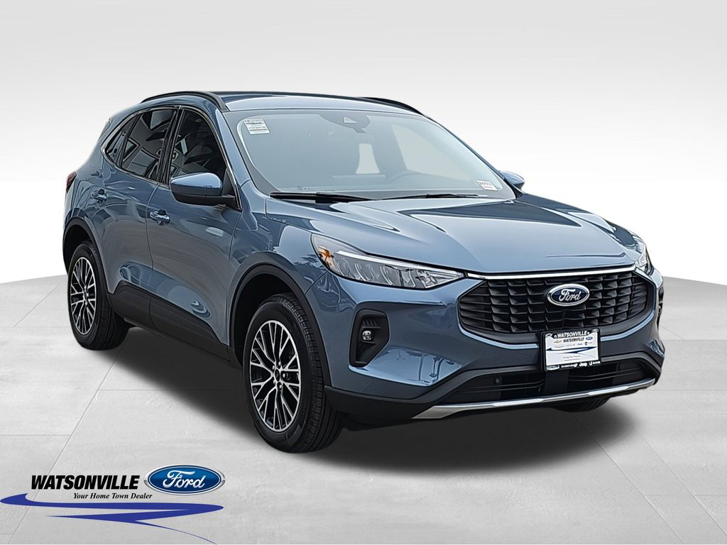 2025 Ford Escape PHEV's photo